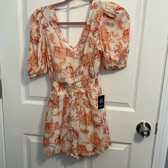 Puff sleeve romper, NWT, XXS - Picture 1 of 6